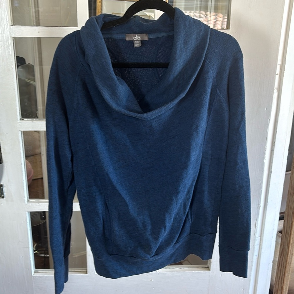 Alo blue cowlick sweatshirt soft good condition sz medium